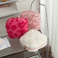 新款爱心毛绒化妆包卫生棉收纳包旅行便携手提洗漱包零钱包收纳包