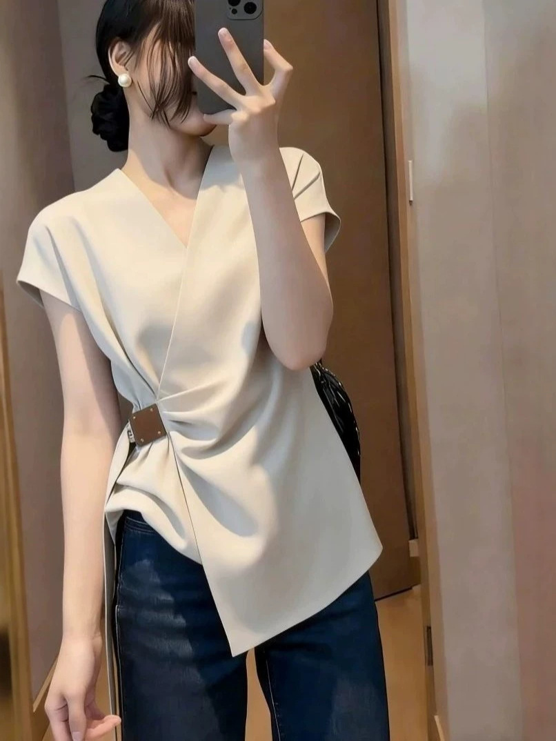 Áo sơ mi ngắn tay cổ chữ V phong cách Hàn Quốc, dáng ôm nhẹ, phối đồ đa năng — màu mơ