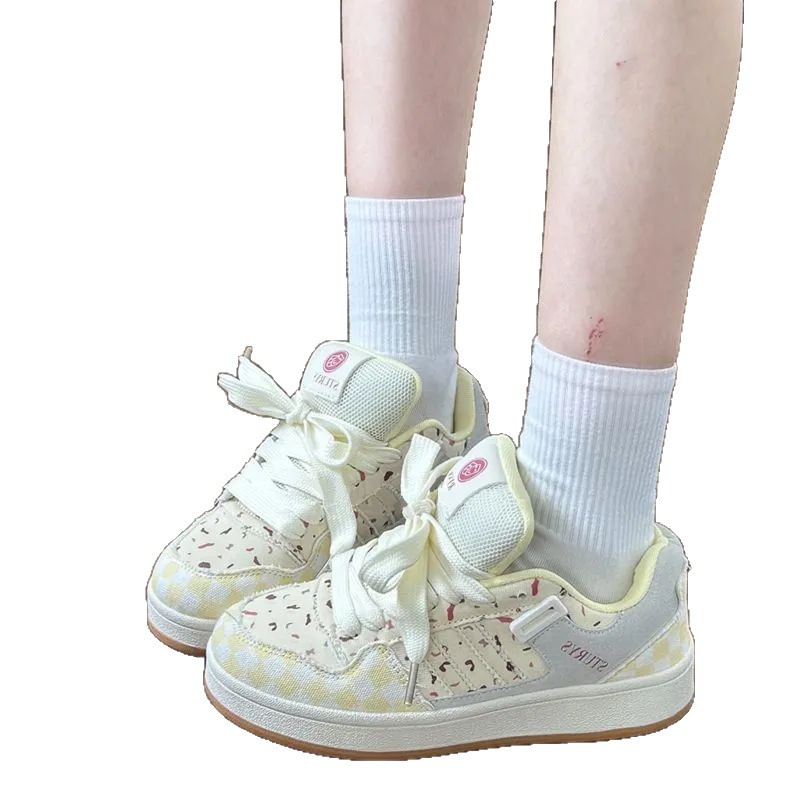 Zapatos de suela gruesa para mujeres in tide2025 primavera y otoño nuevos deportes casuales de pan pan pequeño zapatos blancos comercio exterior transfronterizo