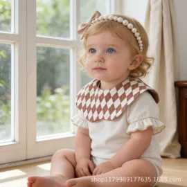 童睡袋;其他婴儿寝具;围嘴围兜