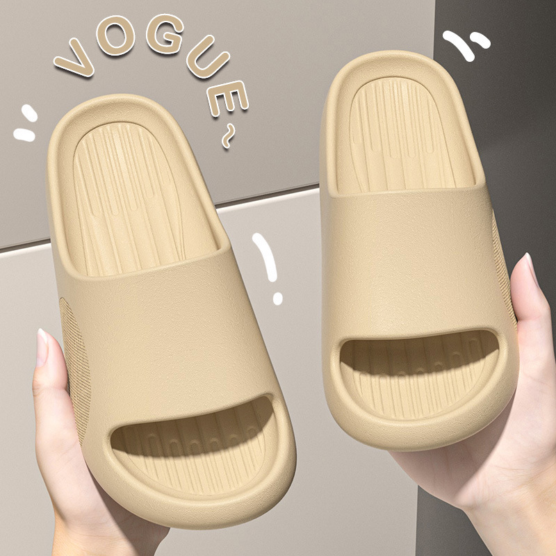 冷たいスリッパの女性の夏は糞を踏んで感じます。|undefined