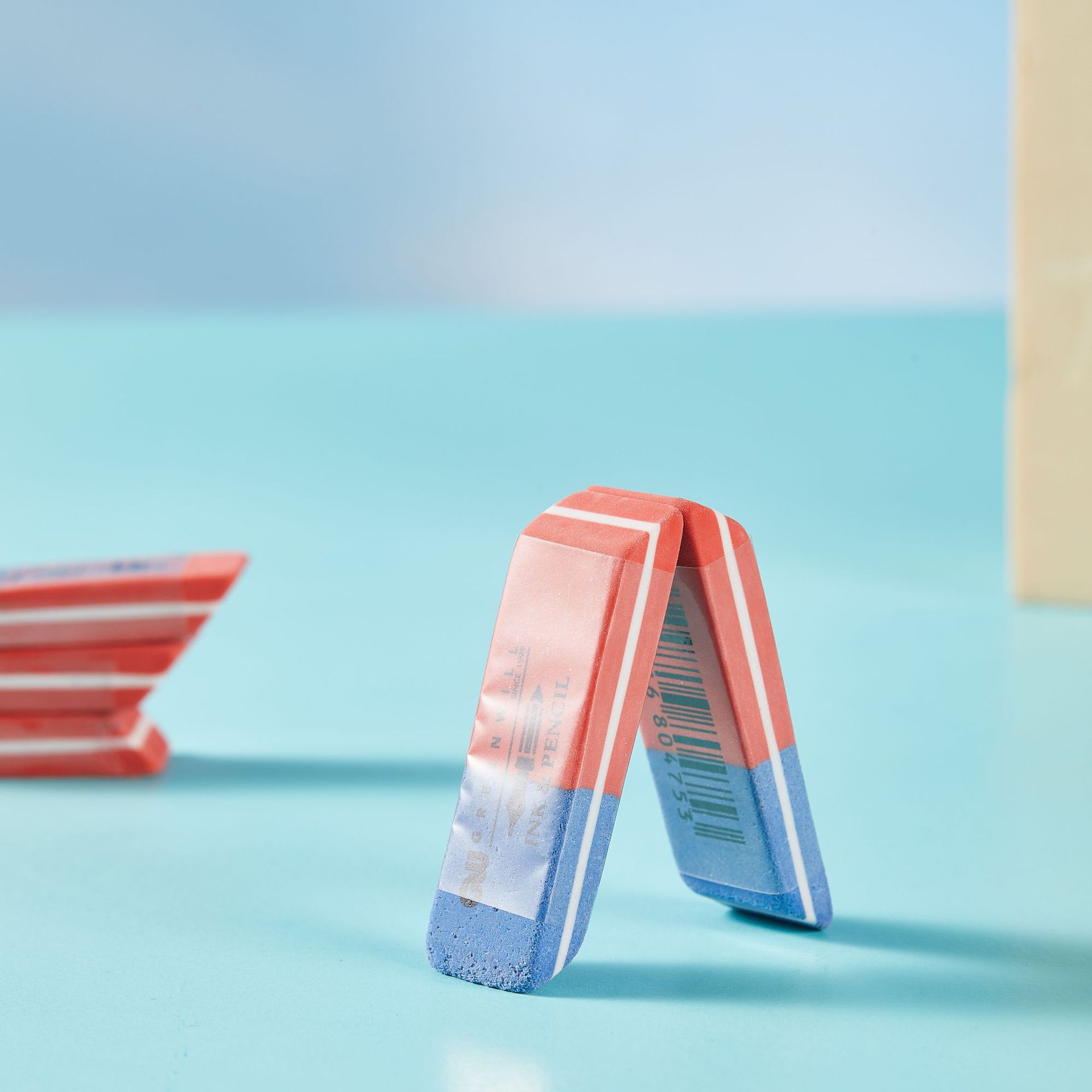 Rojo azul oblicuo borracha