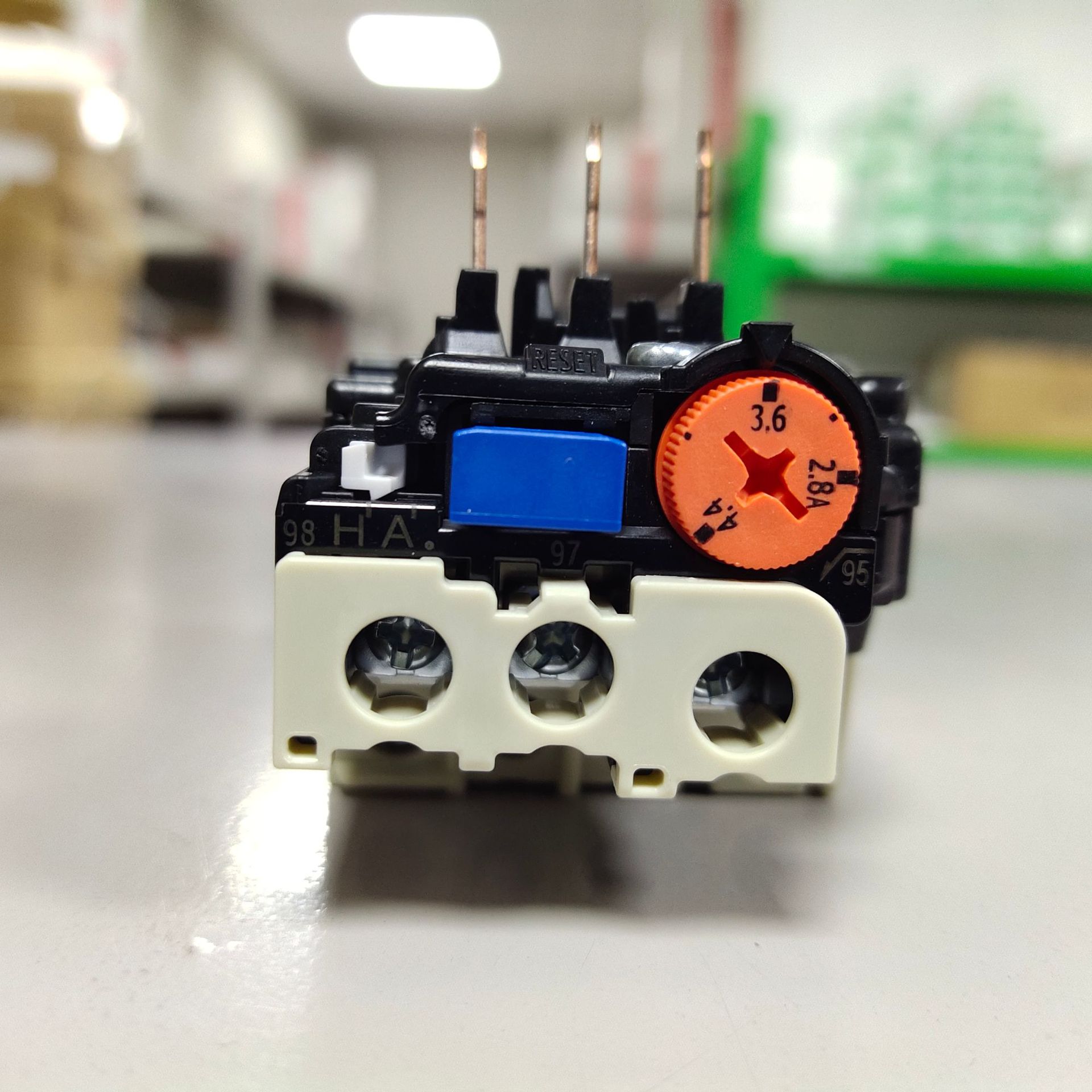 原装三菱塑壳断路器 NF125-SXV 3P 50A库存