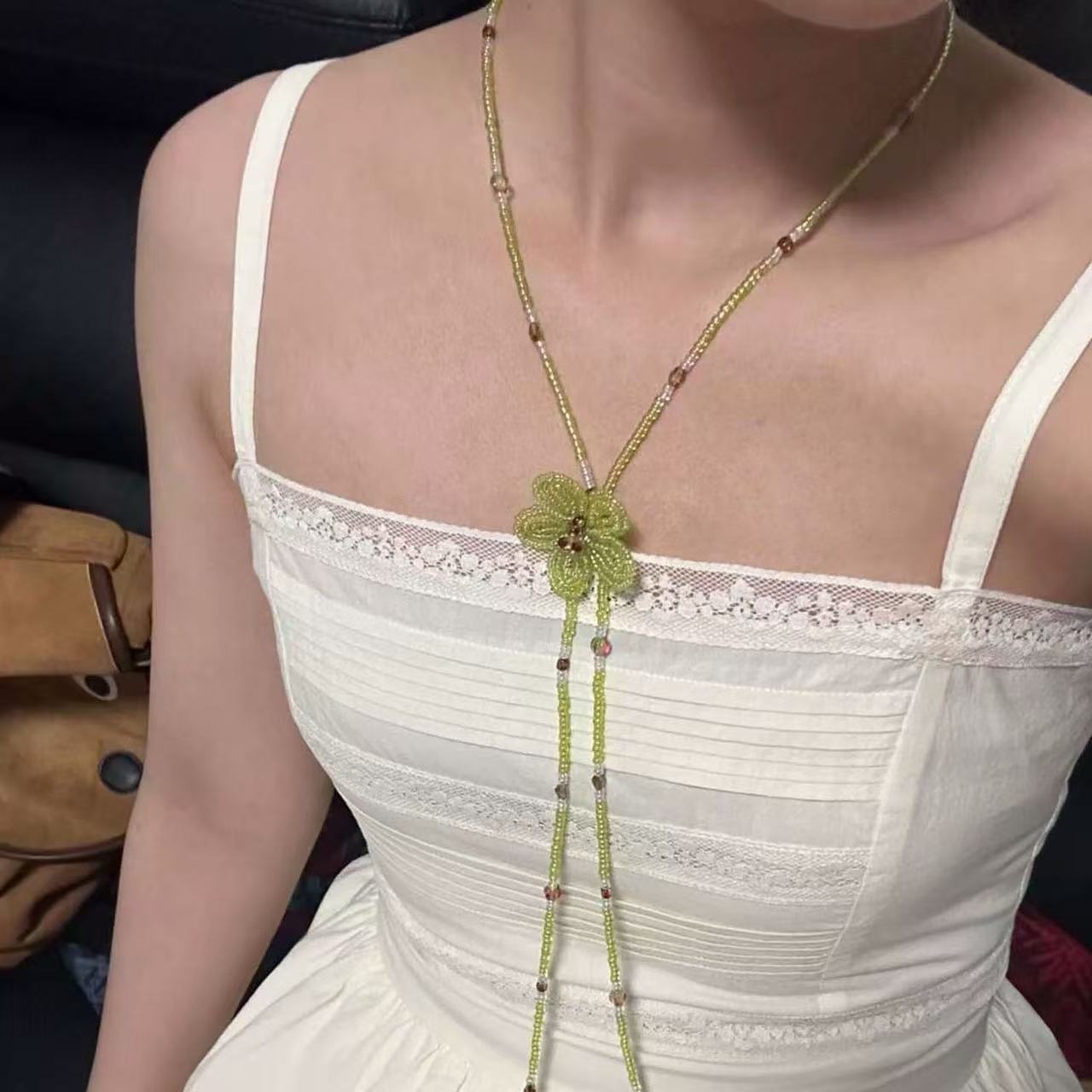 Bracciale primaverile 2026 con fiori smaltati oversize per donna, bracciale floreale 3D di grandi dimensioni, gioielli con petali smaltati lucidi e colorati, stile boho vintage e robusto._voghion.com
