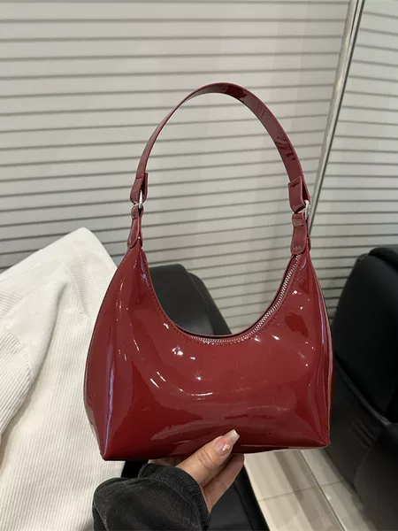 French Niche Texture Retro Patent Leather Burgundy Armpit Bag Women's Bag 2025 New Versatile Shoulder Crossbody Bag