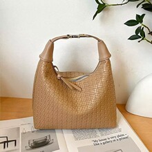 2025�������д����������y�ļ��¿�r�����e��ɫ�|��б��μ����