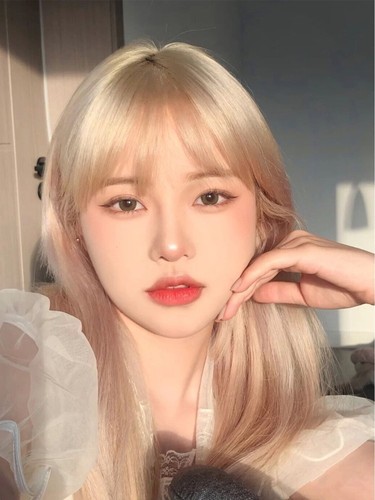 Kony wig set anime girl group anchor same long straight hair wig full bangs long hair full head golden wig