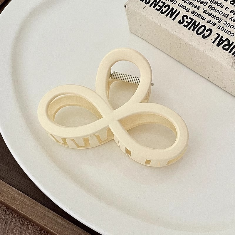 Serie de café de leche clip de pelo grande clip de tiburón hembra cuchara trasera updo simple temperamento clip de pelo moda accesorios para el cabello al por mayor