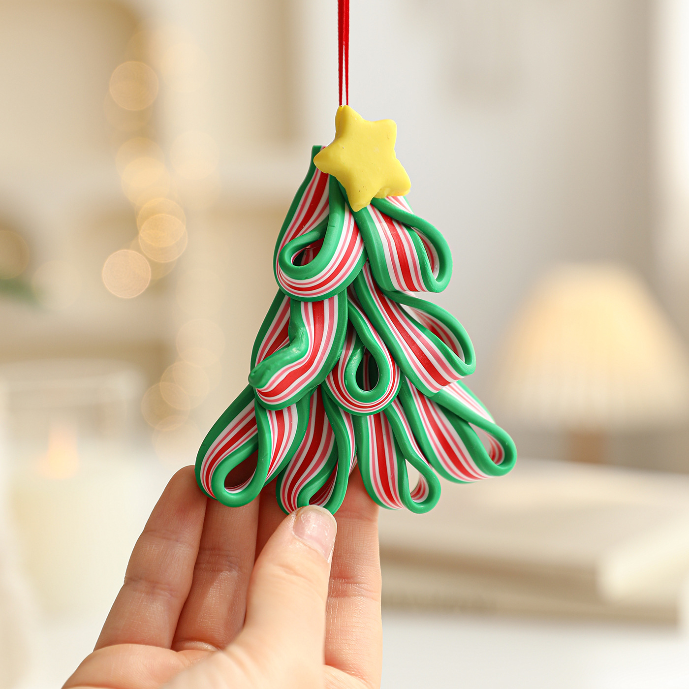 Nuevos artículos de decoración de Navidad creativos rojo, blanco y verde colgantes de dulces de cerámica suave imitación de barras de dulces colgantes en stock
