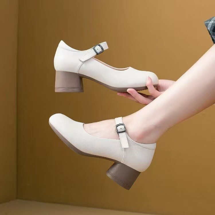 软面皮粗跟单鞋女2025春秋季新款一字扣带圆头妈妈跳舞小皮鞋女|undefined
