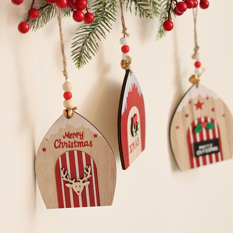 Decoraciones navideñas de madera colgante de madera exportado en el norte de Europa pequeña casa colgante guirlandas de alce