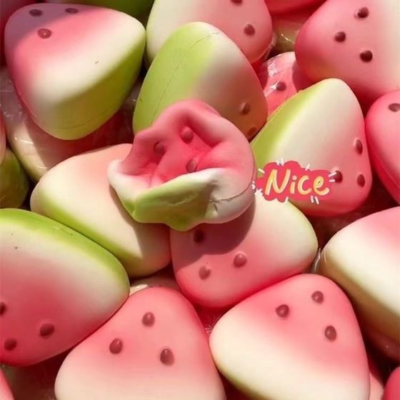 [New Product] Summer Popular Watermelon Pinch Toy, Slow Rebound, Wet, Soft, High-Looking, Stress-Relieving and Venting Toy