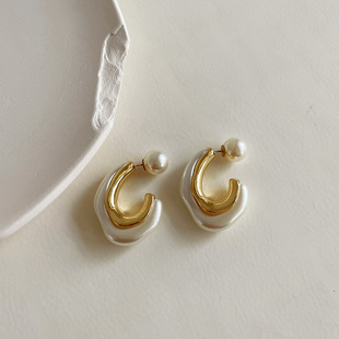 South Korea's Dongdao Gate design pearl earrings female wearing metal stitching earrings in front and back