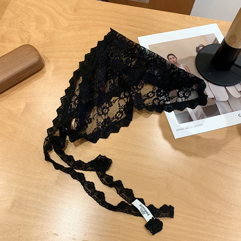 Flores pequeñas negras