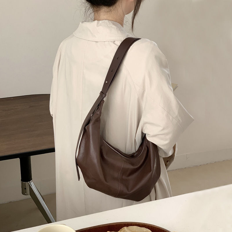 Niche Genuine Leather Dumpling Bag 2026 New Soft Leather Casual Shoulder Bag For Women Large Capacity Luxury Crescent Underarm Bag - Thumbnail 2