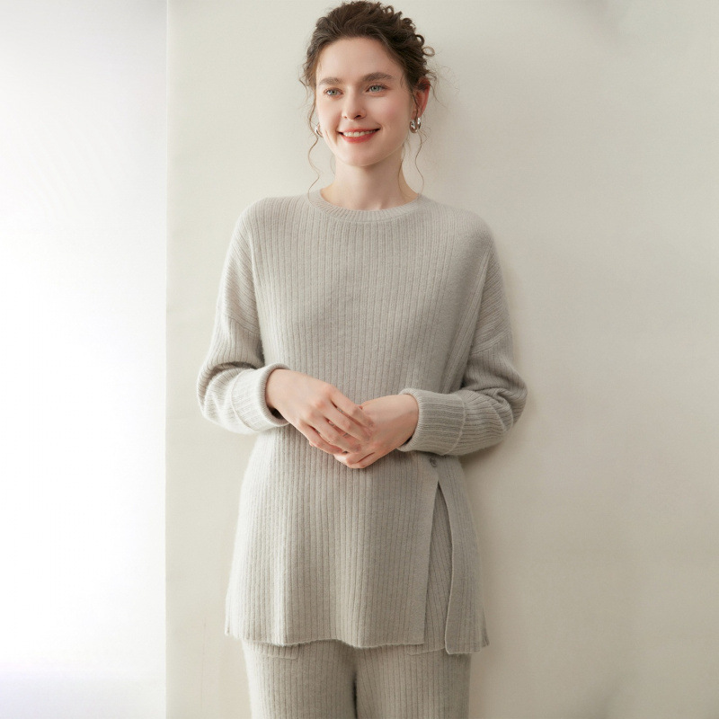 Plus-size women's fashion cashmere knit sweater 2025 autumn and winter new round-neck long-sleeve pullover casual knit base shirt Plus-size women's fashion cashmere knit sweater 2025 autumn and winter new round-neck long-sleeve pullover casual knit base shirt