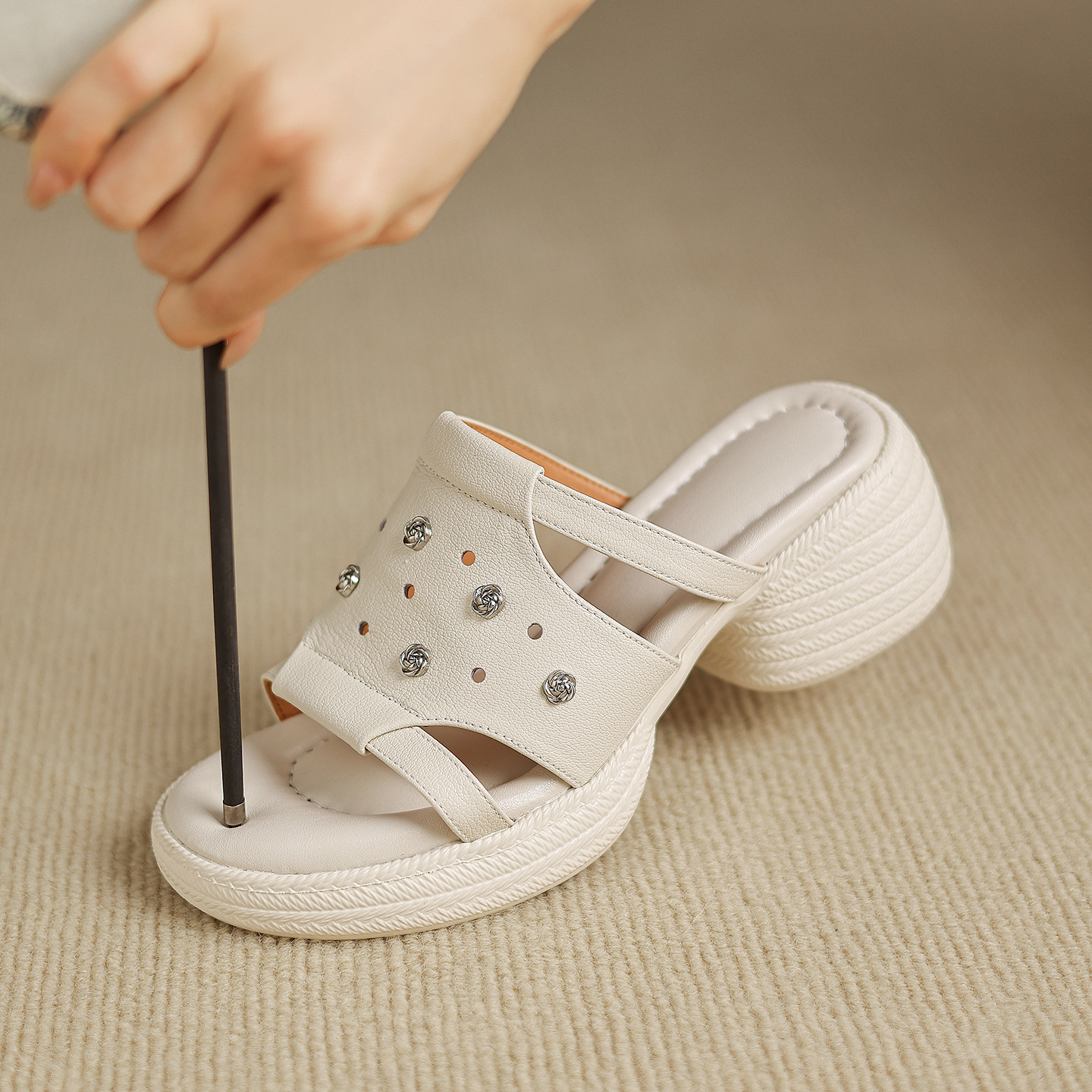 Sandal cao gót nữ hở mũi phong cách hoa, gót 6 cm — màu trắng ngà