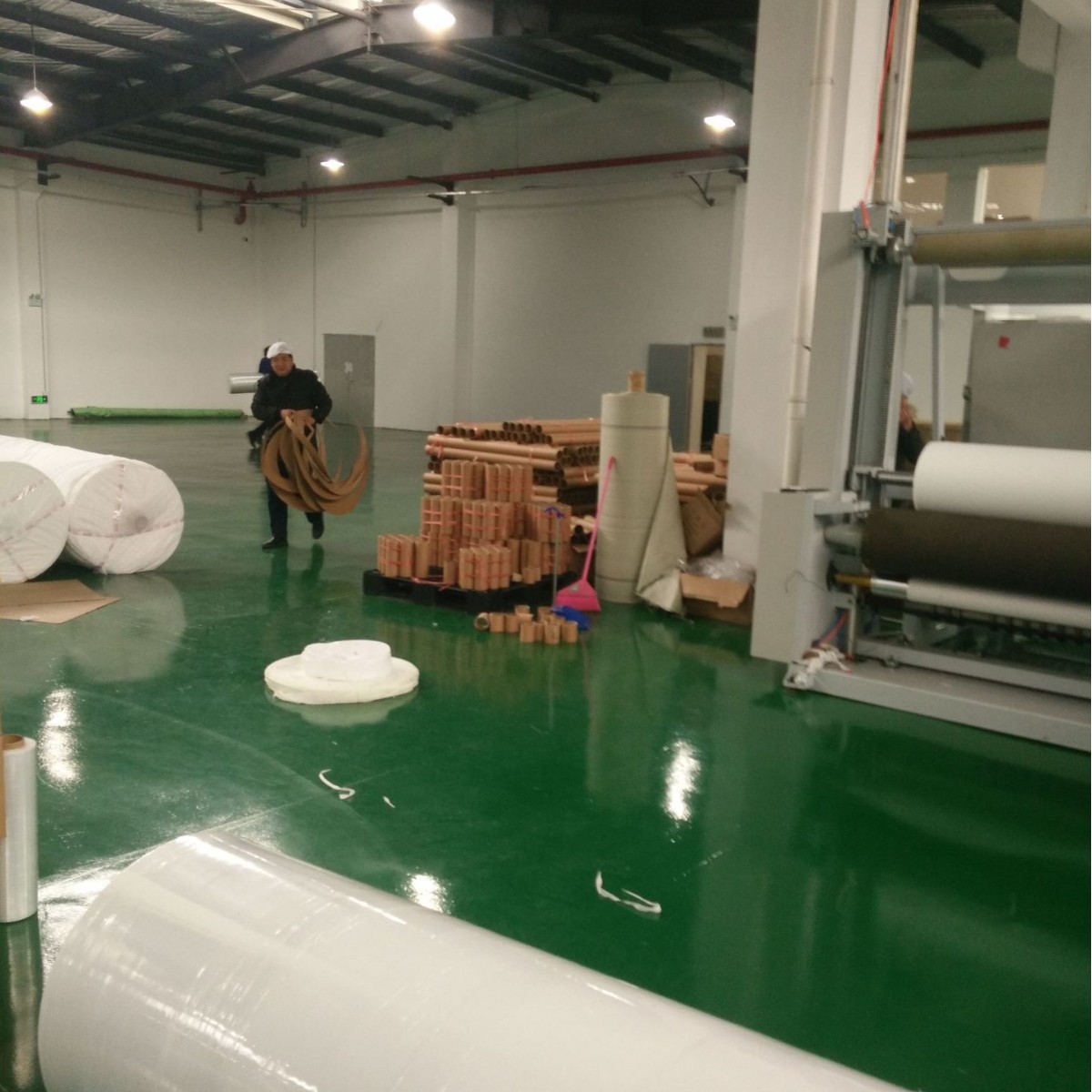 100克拒水无纺布可以用作退热贴底布 100克涤纶无纺布用于减肥贴