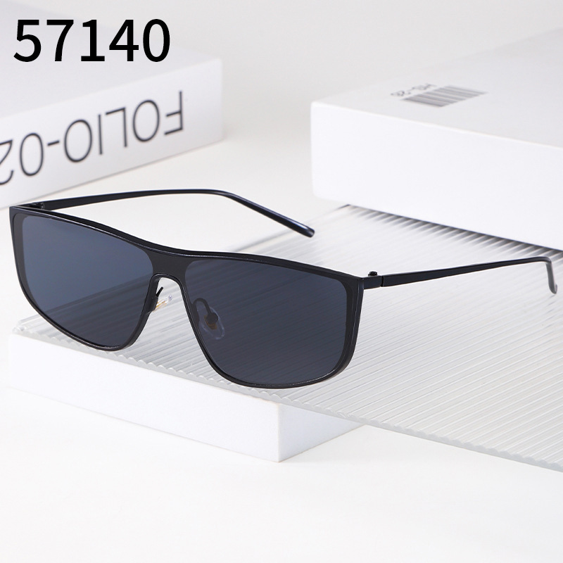 European and American One-Piece Pilot-Style Street Photography Black Super Sunglasses for Women Catwalk Fashion Sunglasses Outdoor Uv Protection