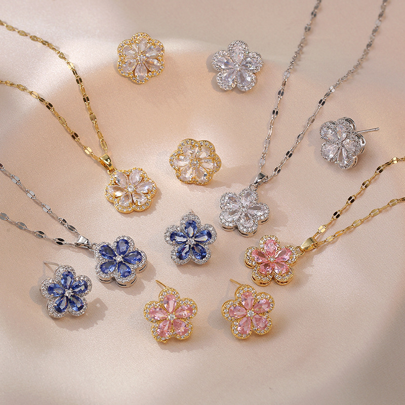 Necklace for Women, Internet Celebrity Style, Five-Petal Flower Zircon Flower, Niche Fashion New Design Pendant, Elegant Set, Titanium Steel Necklace Necklace for Women, Internet Celebrity Style, Five-Petal Flower Zircon Flower, Niche Fashion New Design Pendant, Elegant Set, Titanium Steel Necklace