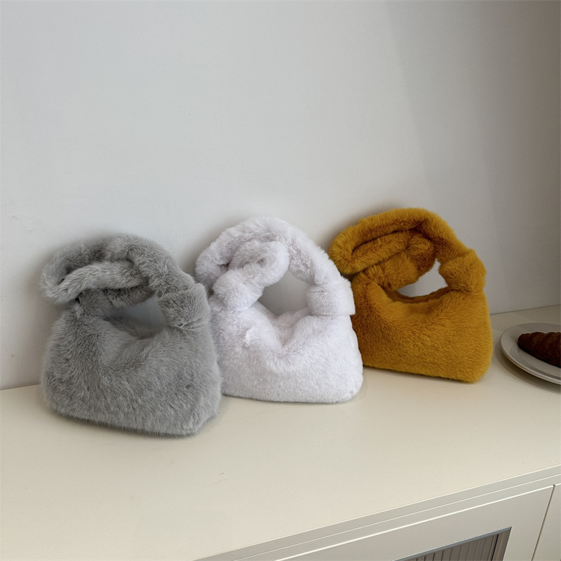 Tramp Korean Style Fashionable Raglan Sleeve Fleece Bag 2024 Autumn and Winter New Women's Bag Simple Large Capacity Shoulder Crossbody Bag