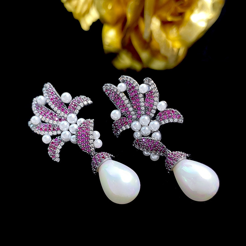 1 Pair Shiny Flower Inlay Copper Artificial Pearls Zircon Drop Earrings display picture 2