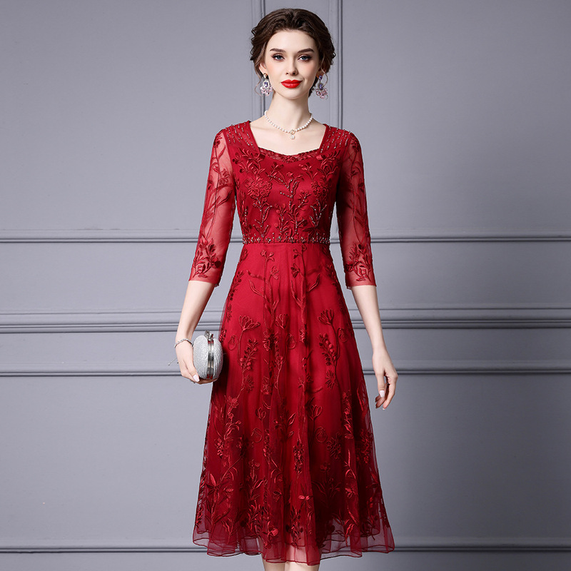 Zhili Burgundy Dress 2026 Spring New Style Formal Occasion High-End Heavy Embroidery Waist-Cinching Long Dress