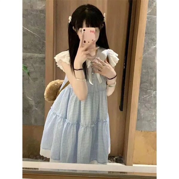 Fresh dress with sleeves sleevless