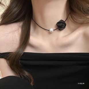 Rose Pearl Necklace Niche Design Necklace Women's 2025 New Necklace Clavicle Chain Choker Accessories