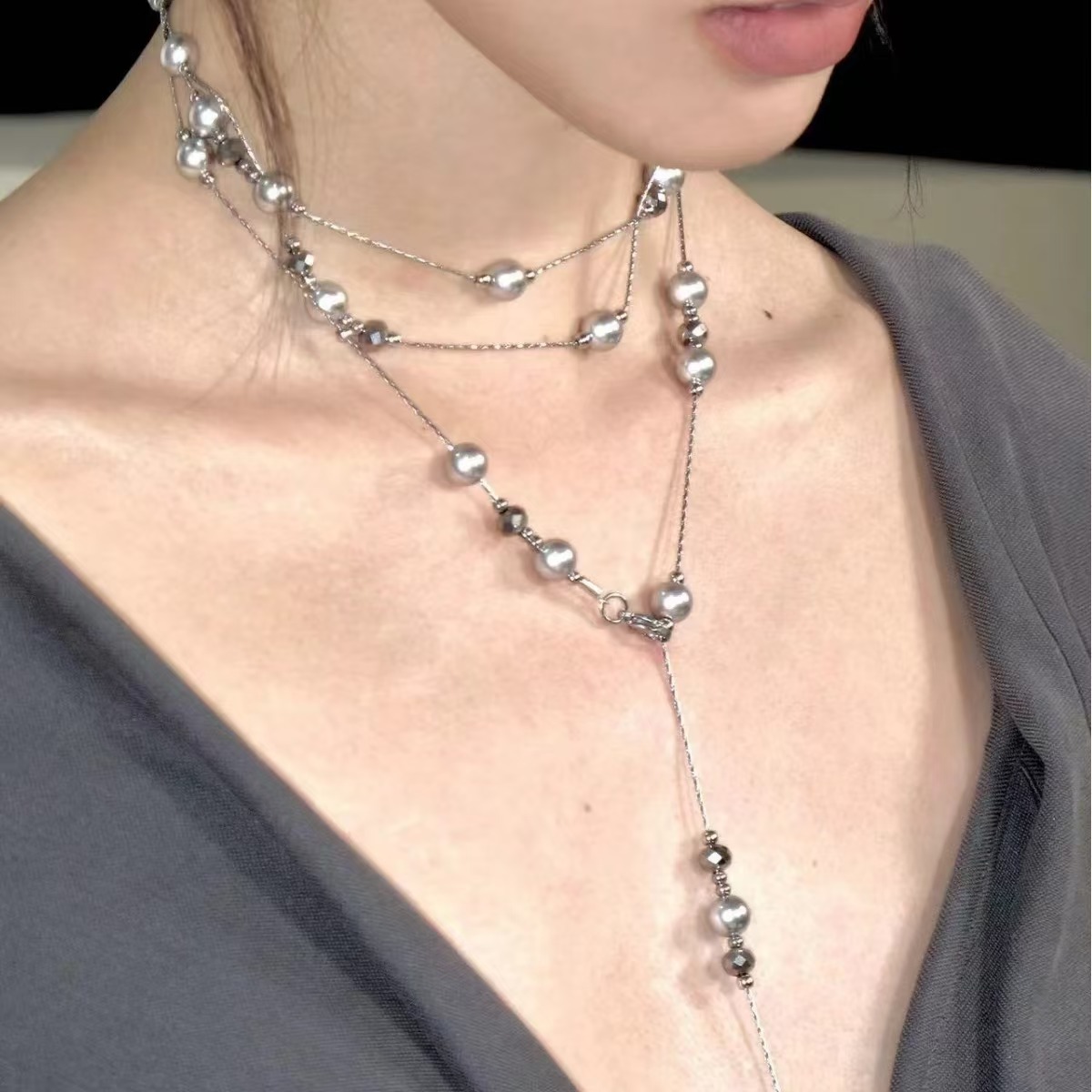 高级感多层灰色珍珠项链女长款多戴法毛衣链轻奢小众锁骨颈链配饰