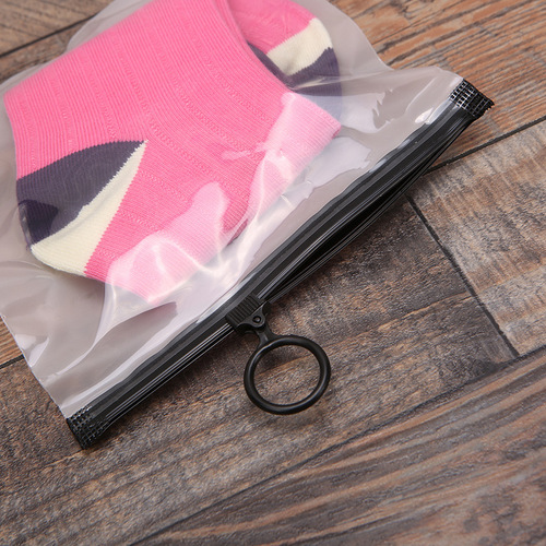 Amazon specializes in CPE frosted plastic ziplock bags, high-end pull-tab zipper bags, underwear clothing packaging bags