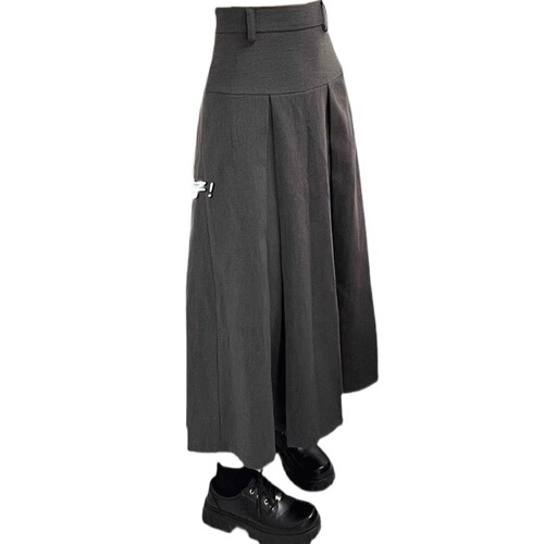 A-line skirt for plus-size women: Large sizes, figure-flattering mid-length design, high-waisted pleated half-skirt in black—perfect for wider hips.