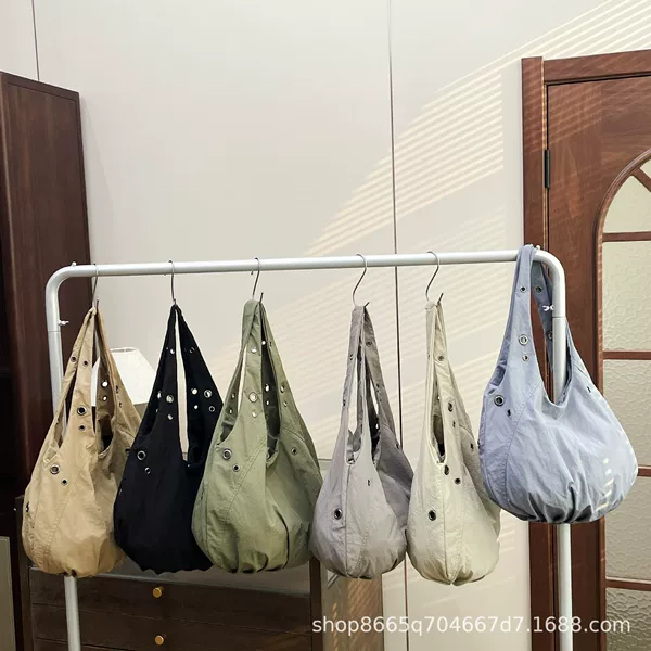 Korean Niche Design Nylon Cloth Fashion Style Armpit Bag 2025 New Casual Versatile Work Clothing Lightweight Handbag