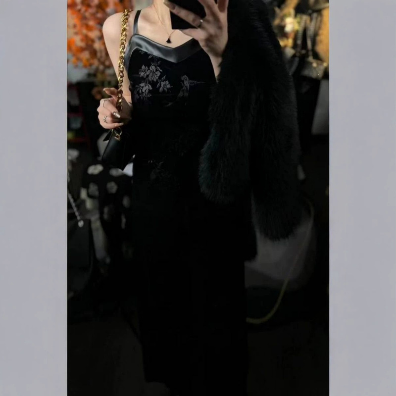 2025 Black Velvet Shiny Silk Suspender Dress New Chinese Style Elegant Sexy Affordable High-End Long Dress 2025 Black Velvet Shiny Silk Suspender Dress New Chinese Style Elegant Sexy Affordable High-End Long Dress