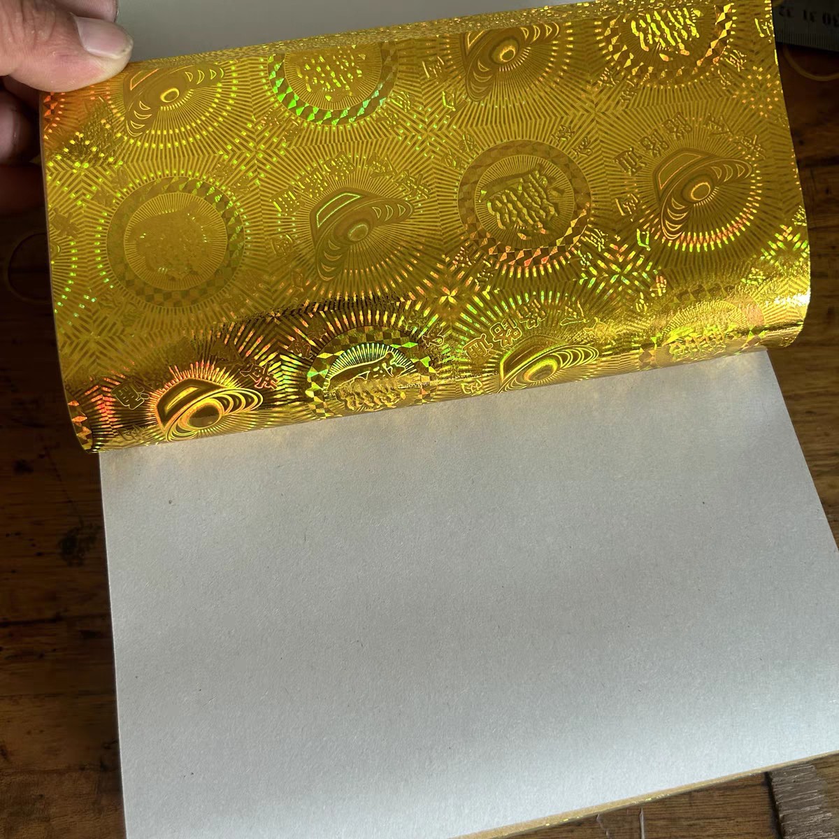 厂家批发现货金银镭射纸五彩金纸元宝纸各种尺寸手工折叠纸硬卡纸