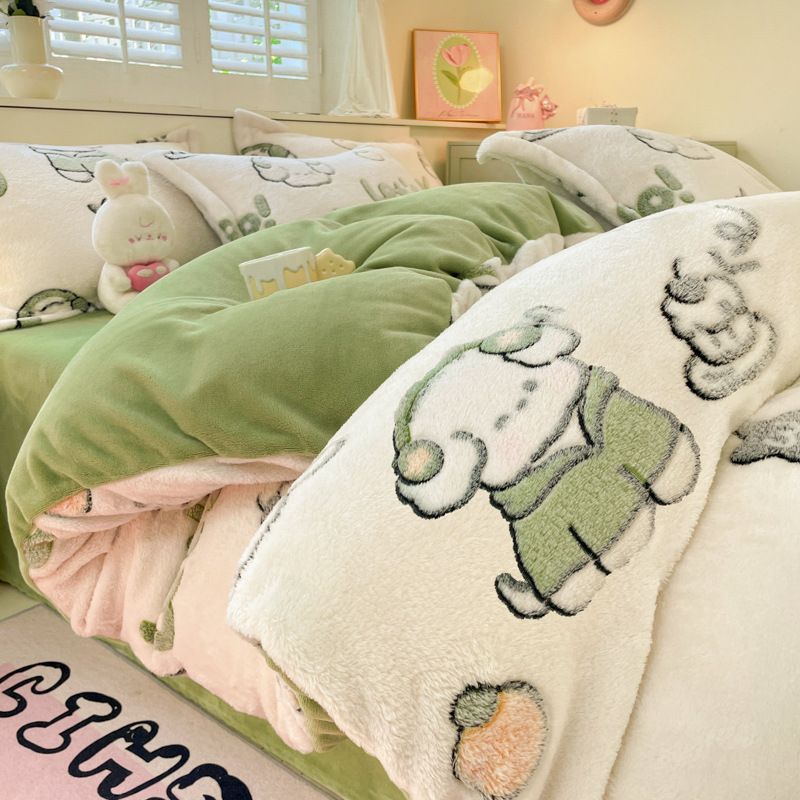 Cama de dibujos animados de lana de leche de invierno engrosado de lana de coral sábanas cálidas cubierta de colcha de cama de tres piezas