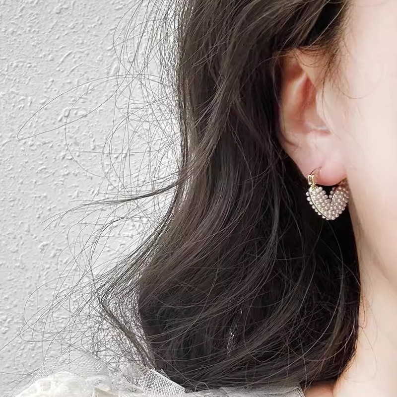 Cute elegant fashionable universal earrings pearl