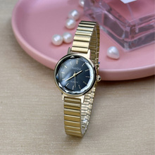 ���м�Լ����ֱ����ɫ�����������Ů����Բ����ڸִ�Ůʿ�ֱ�