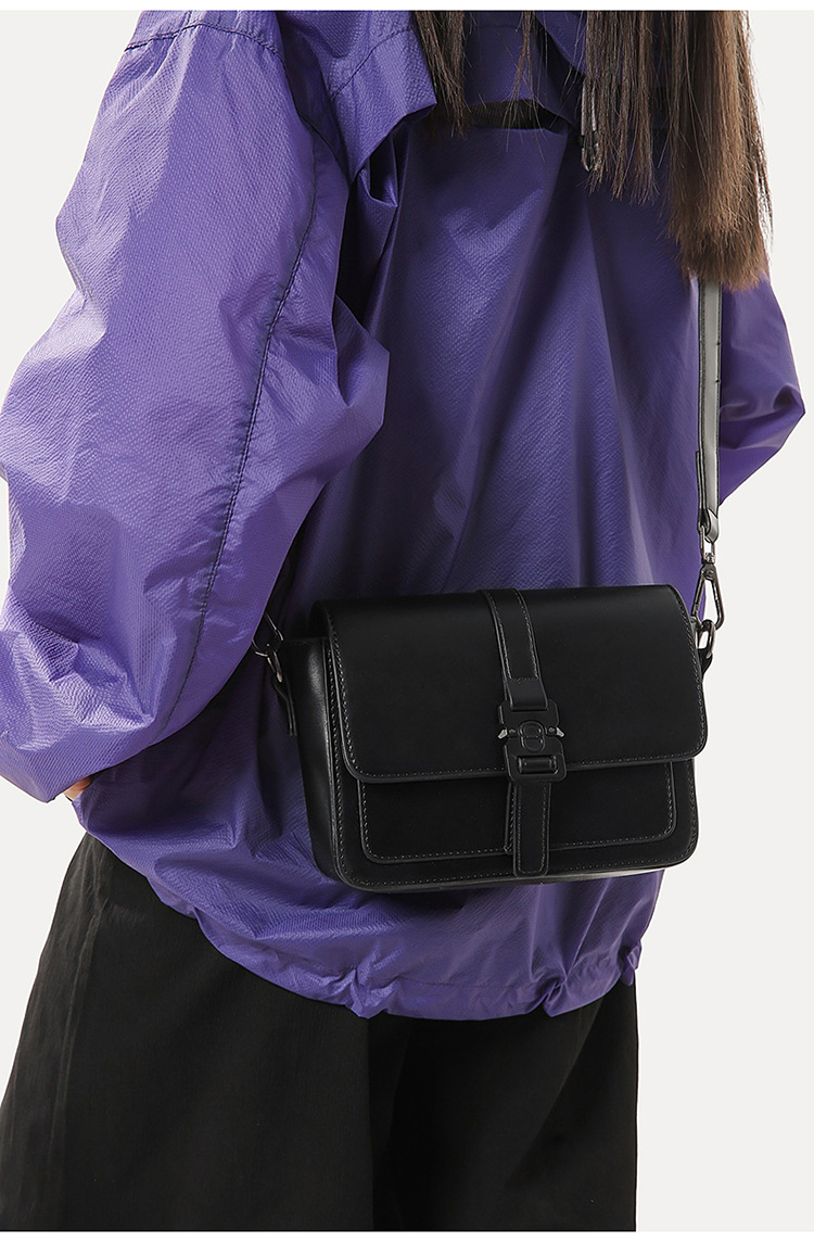 Borsa a tracolla da uomo in stile Sling Bag, design di nicchia, alta qualità estetica, piccola borsa quadrata, trendy e_voghion.com