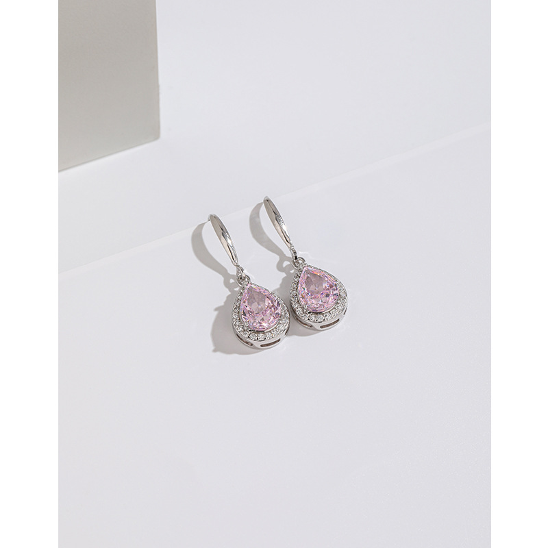 S925 plata esterlina Diamante de alto carbono diamante cuadrado aretes nicho femenino temperamento hielo flor Corte pendientes cuadrados exquisitos pendientes de alto grado