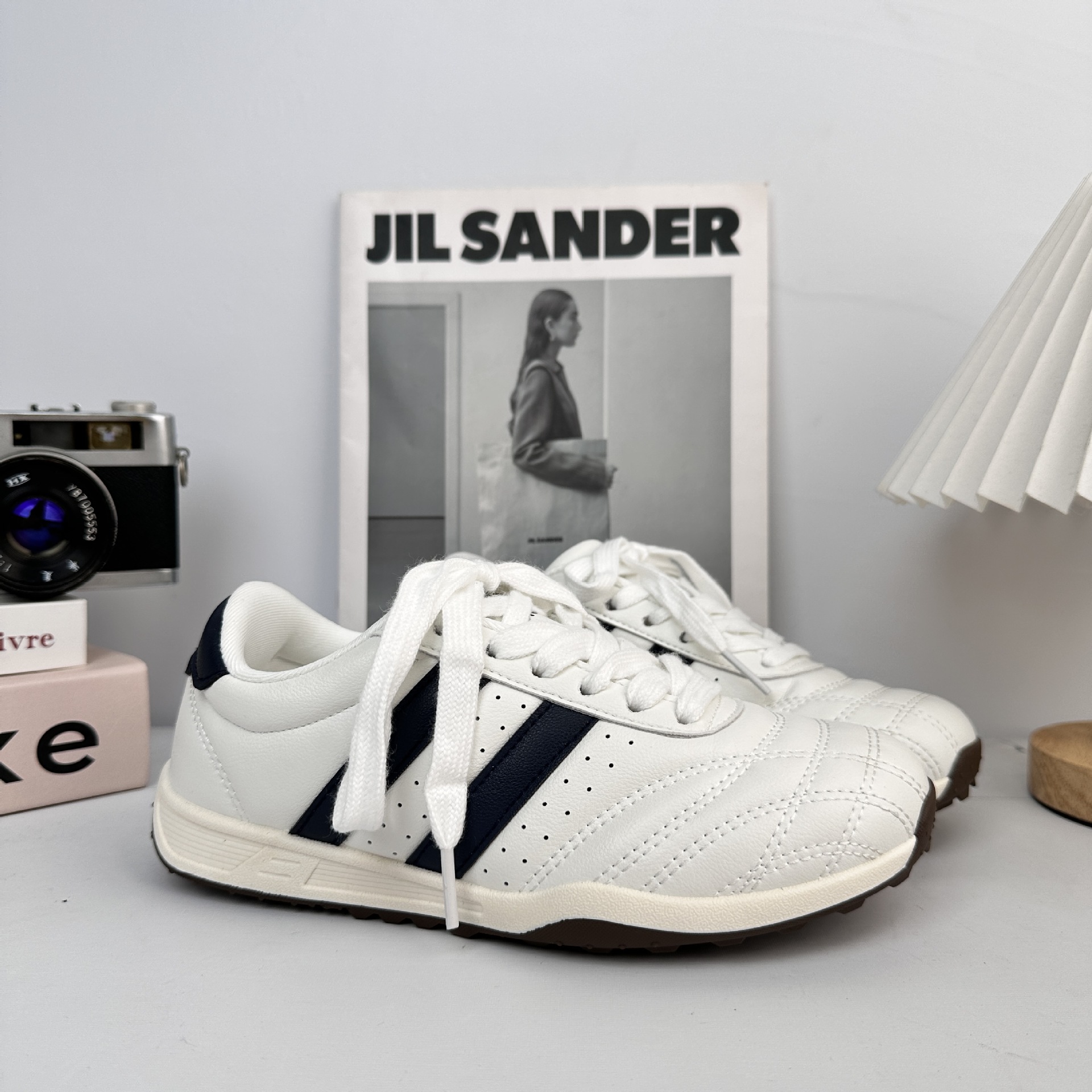 Yuanbo zapatos deportivos casuales para niños 2025 nuevos zapatos de mujer de otoño con suela gruesa zapatos blancos pequeños zapatos de skate retro