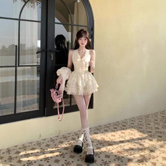 純粋な欲の甘いギャルのレースはvネックの首のワンピースの女性の夏の小さい背の気質をつなぎ合わせて腰の蓬蓬の短いスカートを収めます。