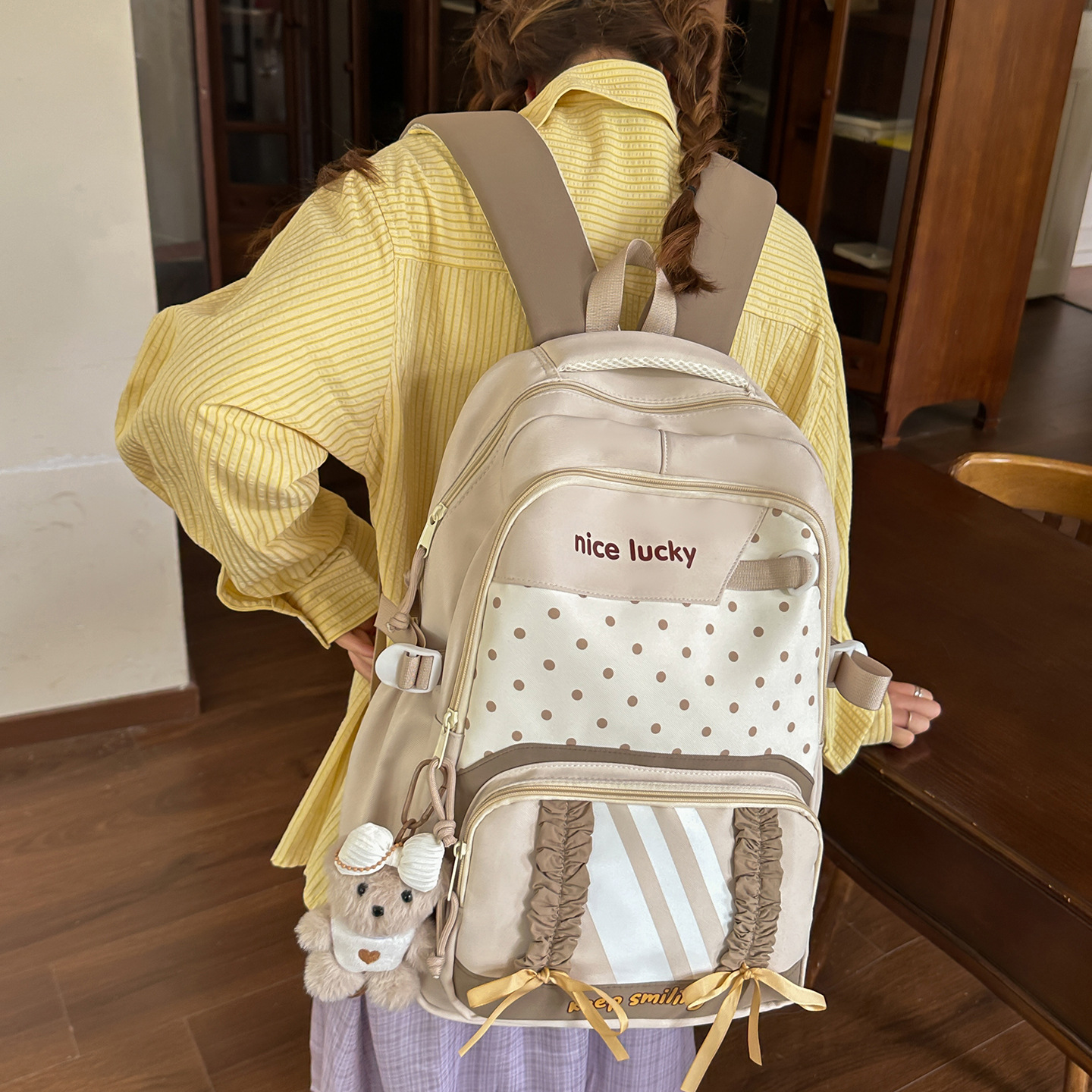 日韩ins百搭轻便出游双肩背包 小清新学生双肩包女生轻便休闲书包