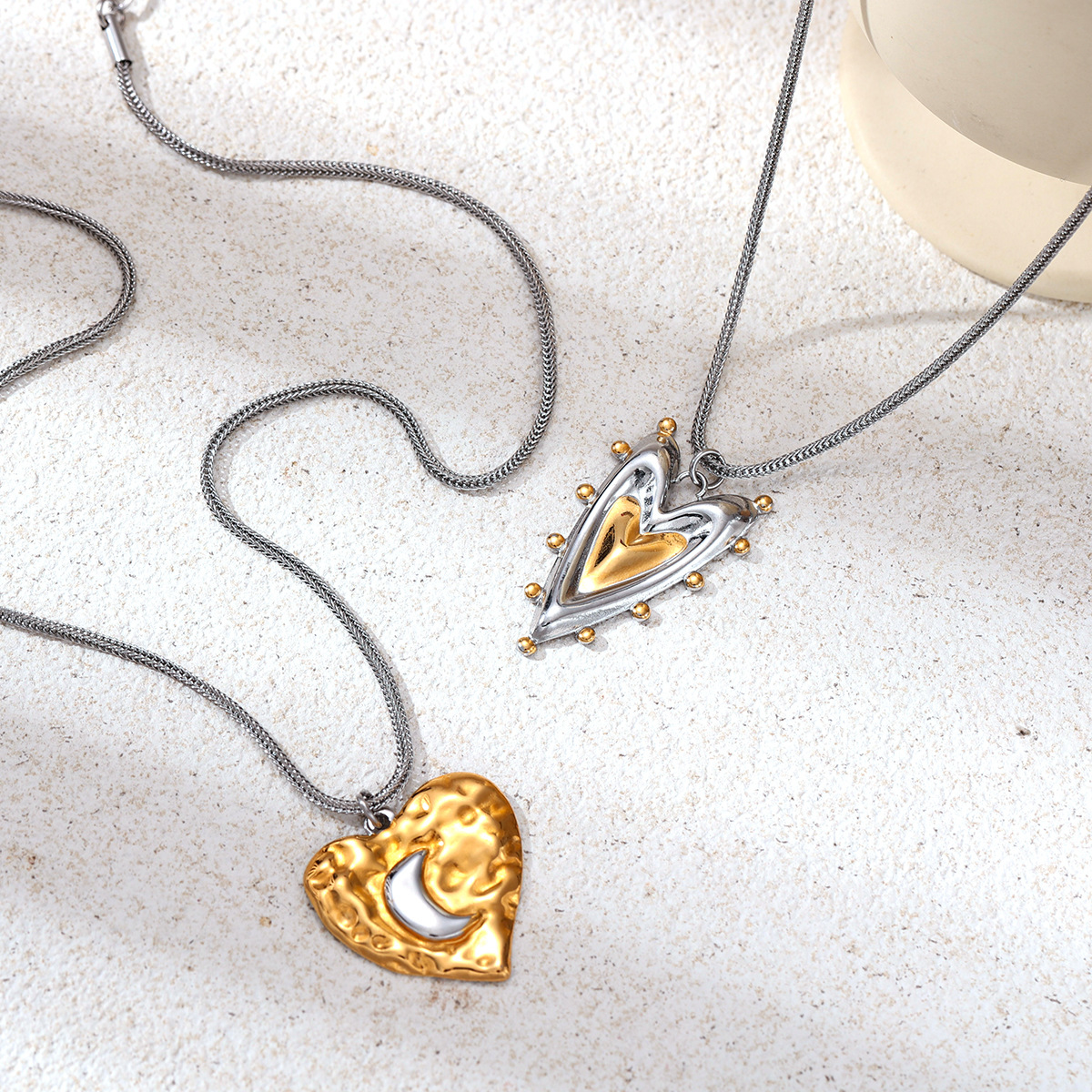 Tiana Europa y América collar de acero inoxidable lujo ligero nicho amor oro y plata bicolor amor cadena de clavícula joyería de venta caliente transfronteriza image 3