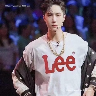 �n��С������Lee��һ�������_ͬ���logo���ɈA�I���޶���T��Ů