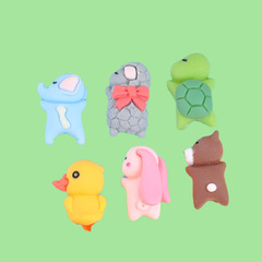 新商品のアニメは腹ばいになります。動物樹脂はクリームゴムを貼ります。