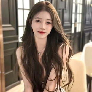 Wig Women's Long Curly Hair Big Wave Mid-character Bangs Full Head Cover Natural Daily Fashion Face Repair Wig Cover