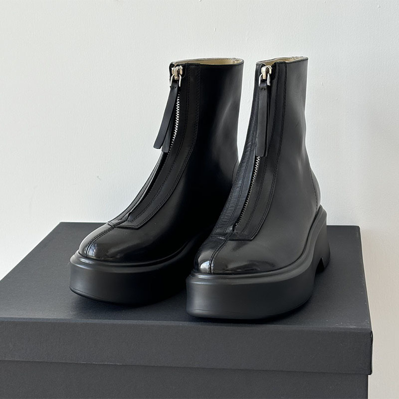 row 风大表姐瘦腿鞋女新款秋冬厚底前拉链烟筒马丁靴复古增高女靴