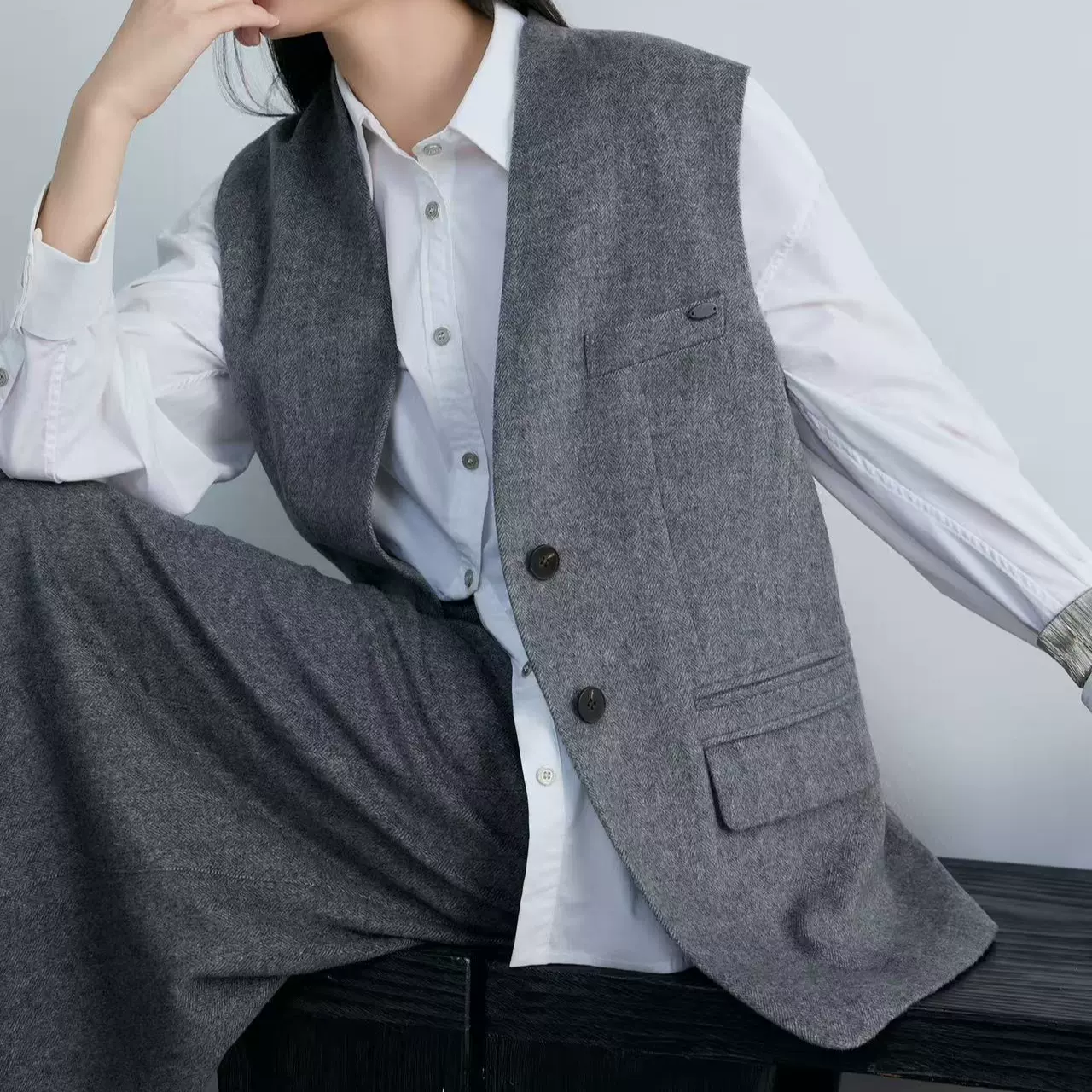 早秋新款简约复古老钱人字暗纹20羊绒马甲外套女