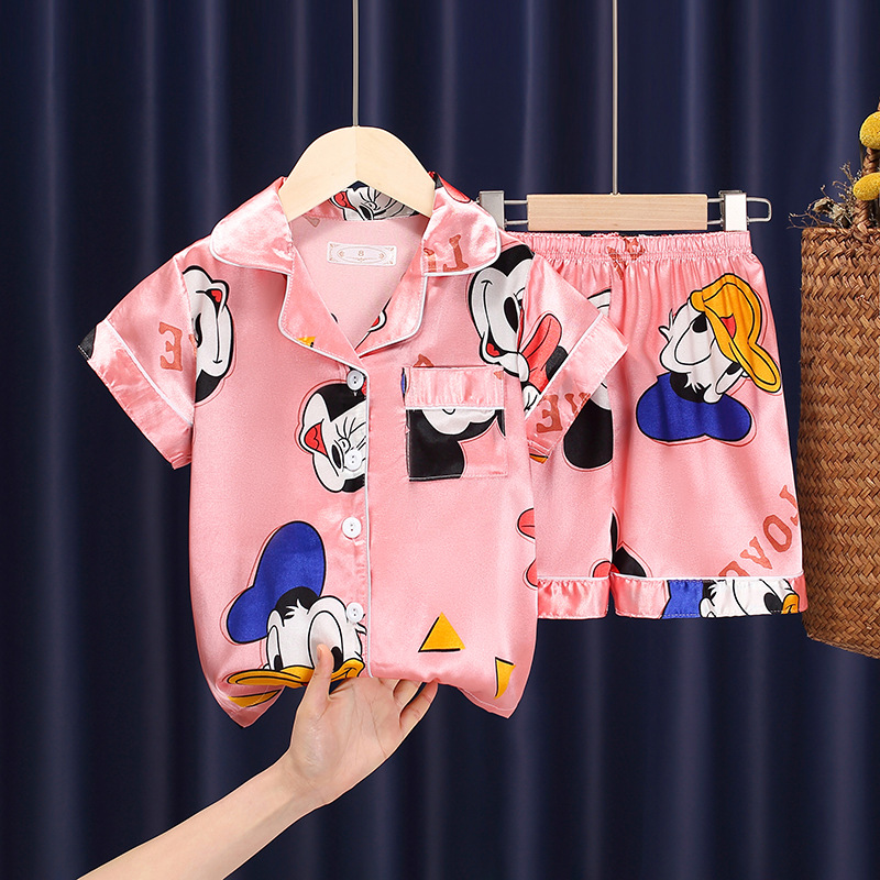 Pijamas de verano para niños Pijamas para adultos de niñas de dibujos animados de seda de hielo Ropa para padres e hijos Cardigan para niños Traje de manga corta Homewear